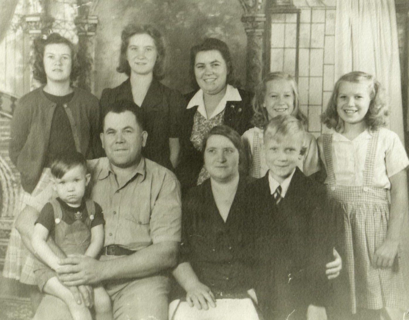 Linda Stout’s PawPaw (Grandfather), Grandmother, Mother, Aunts, and Uncles